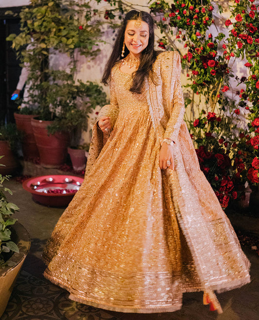 Maliha, on her brother’s Nikkah giving us a lesson in traditional glamour.