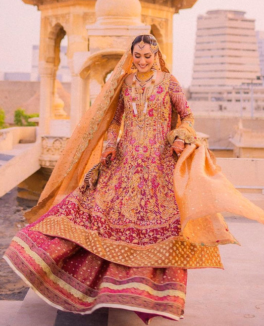 FARAH TALIB AZIZ GIVES US A MASTERCLASS ON HOW TO CARRY THE ICONIC IVORY BRIDAL. 001