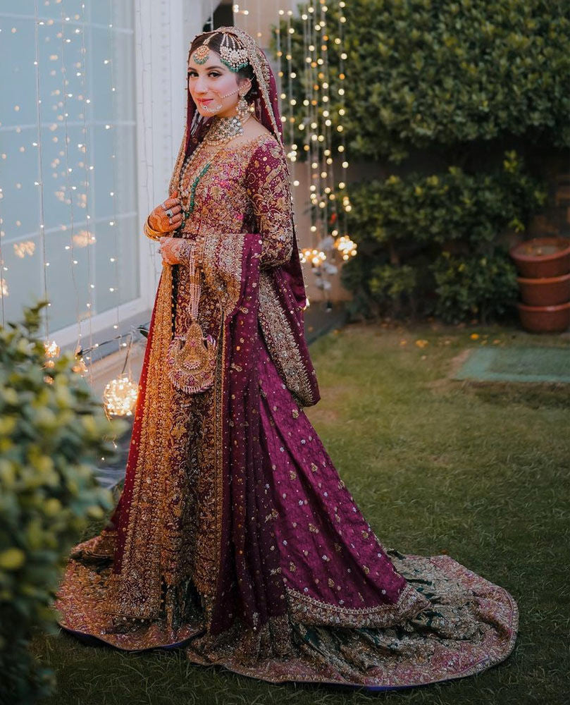 FARAH TALIB AZIZ GIVES US A MASTERCLASS ON HOW TO CARRY THE BRIDAL LOOK