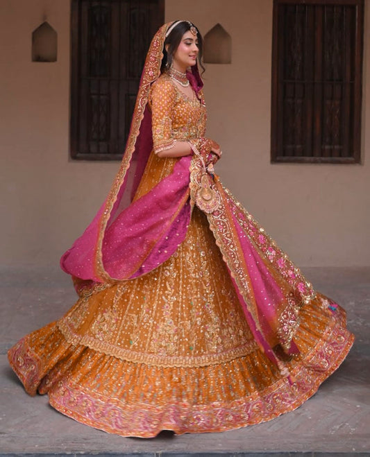 A GLOWING BRIDE IN A SIGNATURE #FARAHTALIBAZIZ ENSEMBLE. 002