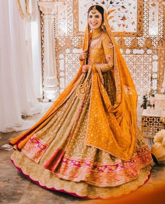 BREATHTAKING BRIDE IN A SIGNATURE #FARAHTALIB AZIZ ENSEMBLE