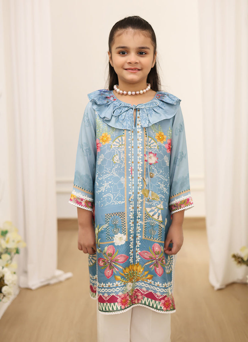 Carla Blossom with pants