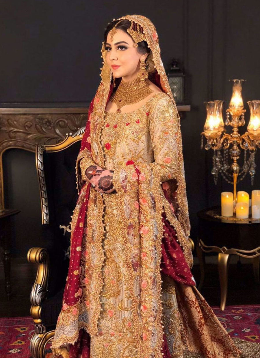 Maha Looks Absolutely Ravishing in a Signature #Farahtalibaziz Ensemble.
