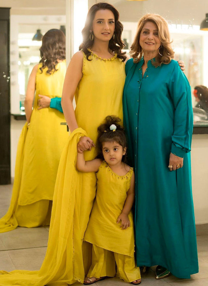 #MomalSheikh With Her Beautiful Mother and Daughter In FTA