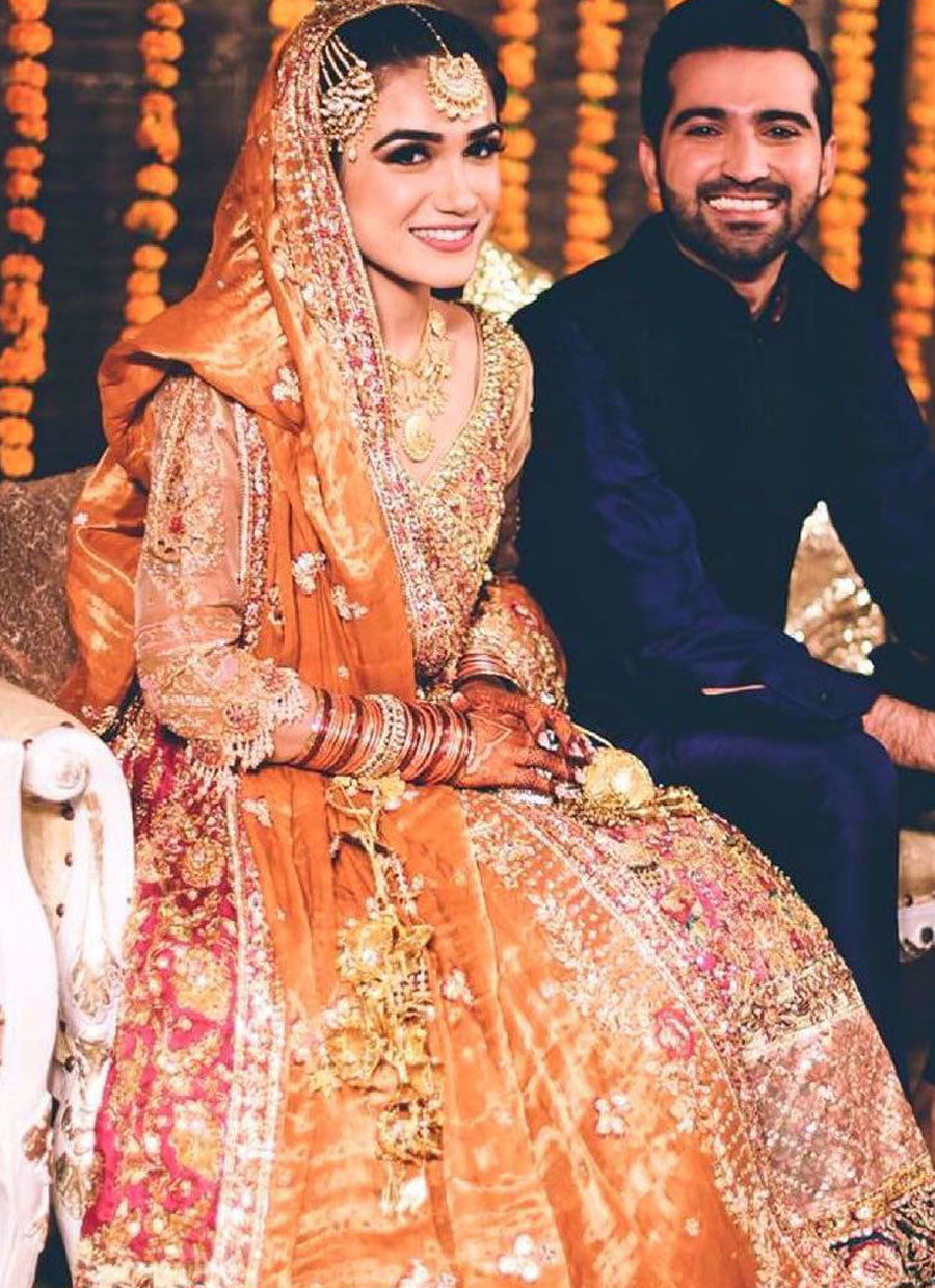 Shayanne Memon, absolutely regal on her Mehndi in a signature Farah Talib Aziz kalidaar angarkha