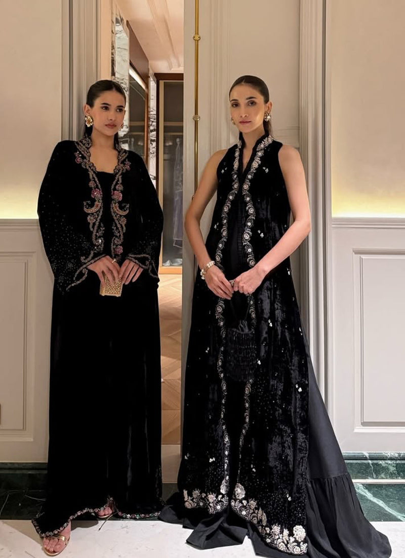 Umara And Kashaf In #FTA Velvet Ensemble