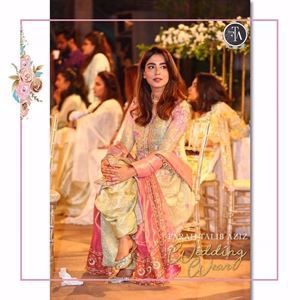 Beautiful Mansha Pasha looking uber festive of rose gold and mint green!