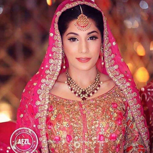 Hira Khalid, breath taking in Farah Talib Aziz on her Mehndi