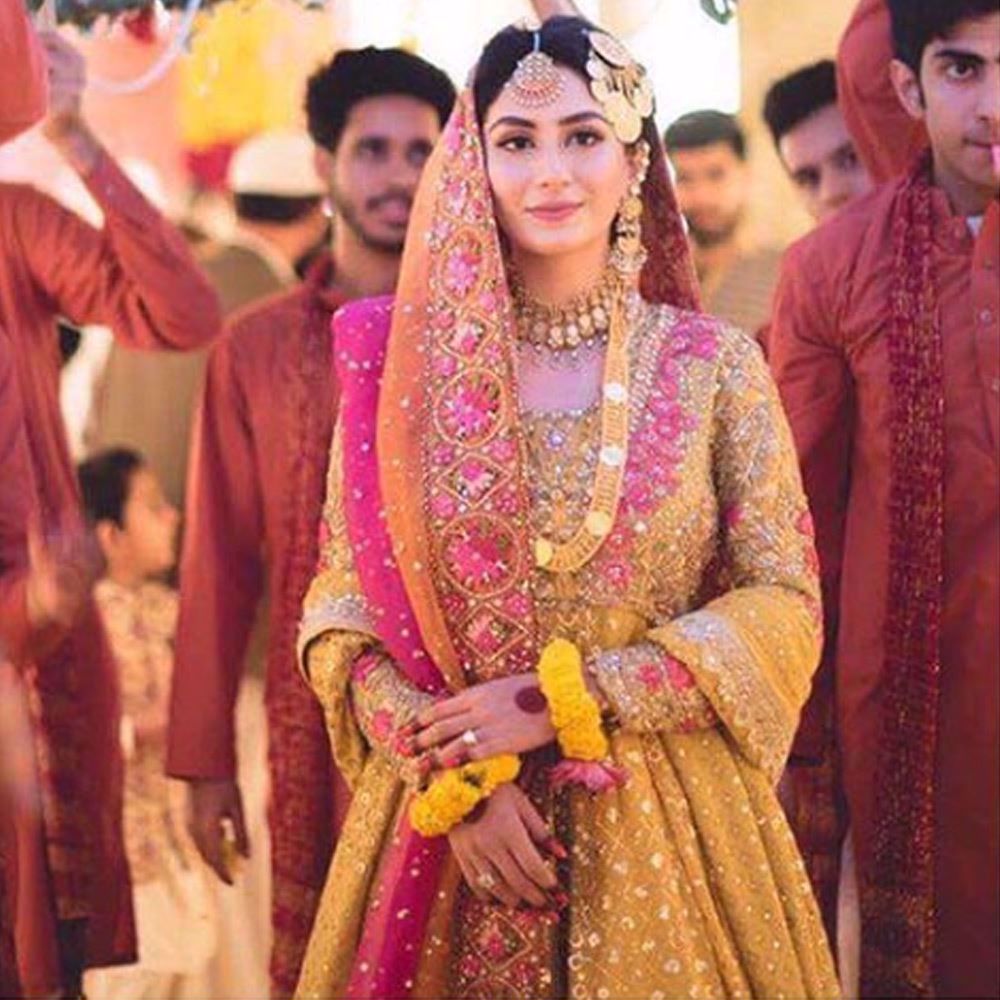 Absolutely beautiful Anushey in a saffron yellow and bougainvillea pink kalidaar Farah Talib Aziz Peshawas (2)