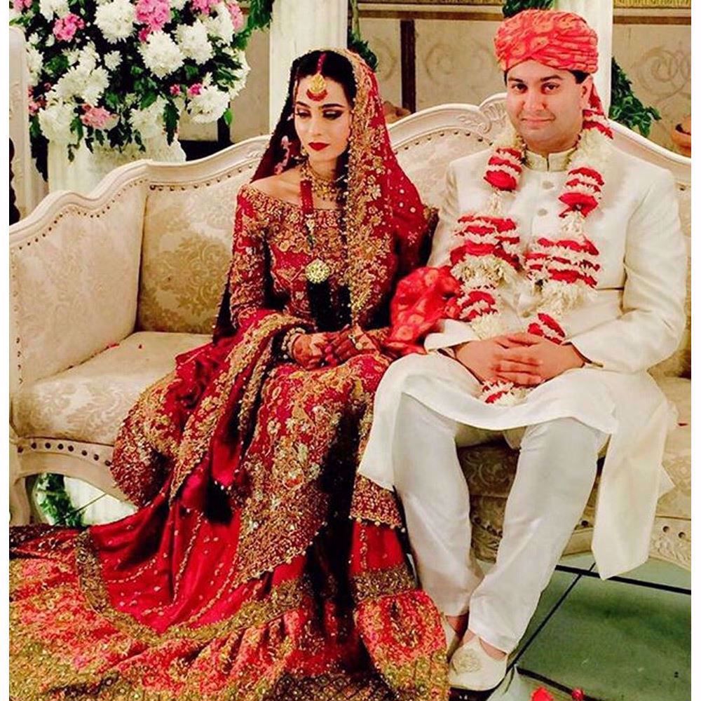 Soha Safdar looked absolutely regal in a Farah Talib Aziz scarlet red bridal