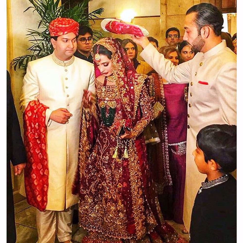 Soha Safdar looked absolutely regal in a Farah Talib Aziz scarlet red bridal