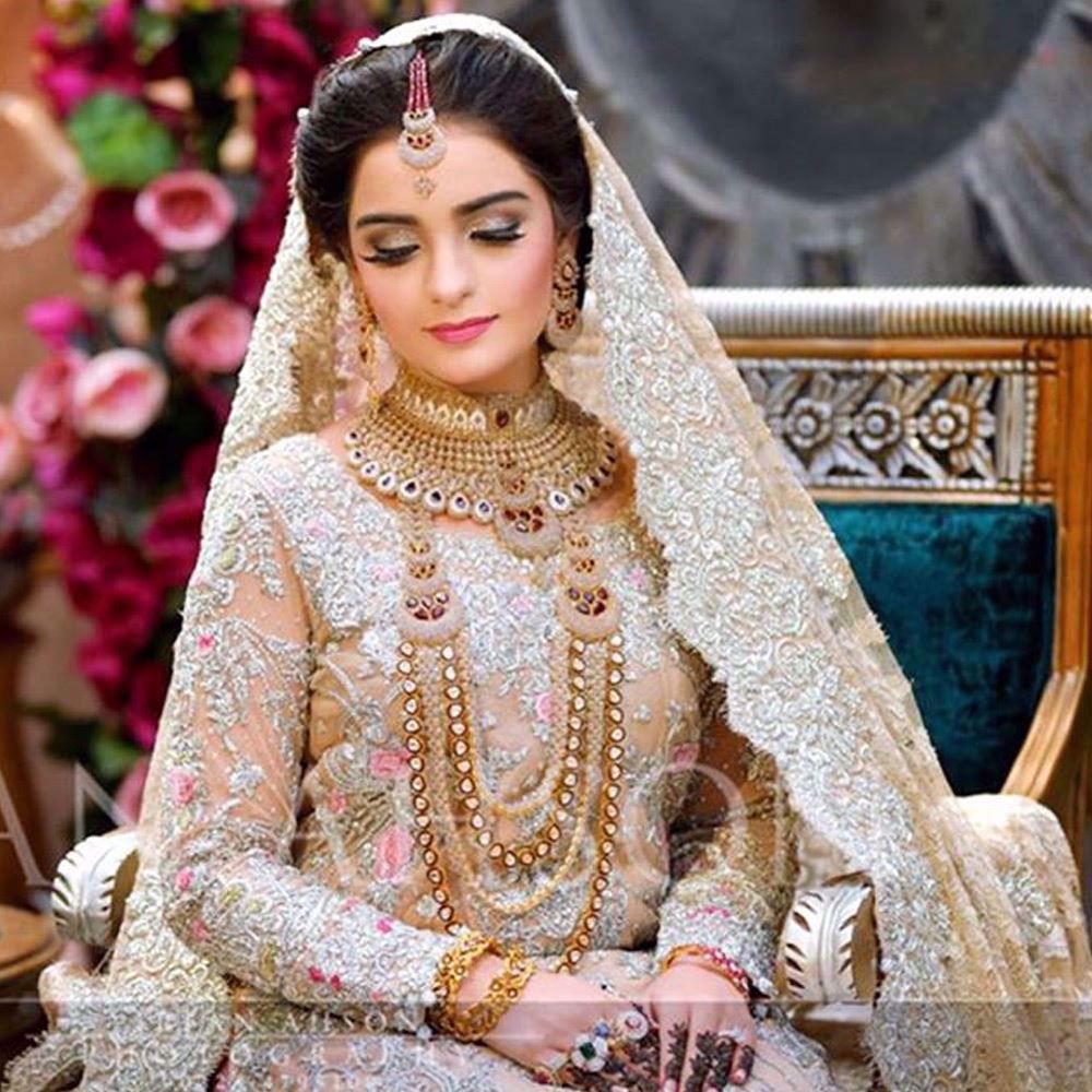 Eleyha Quraishi looking beautiful in an ethereal Farah Talib Aziz bridal in shades of blush pinks