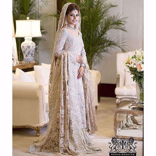 Bareeha, elegantly beautiful in a French Chantilly Farah Talib Aziz bridal