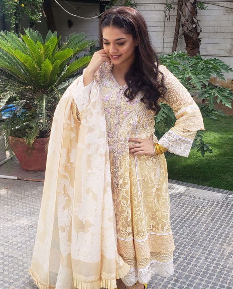 #SanamJung beautiful in a pale yellow hand embellished #FarahTalibAziz luxe Pret outfit that’s perfect for all festivities!