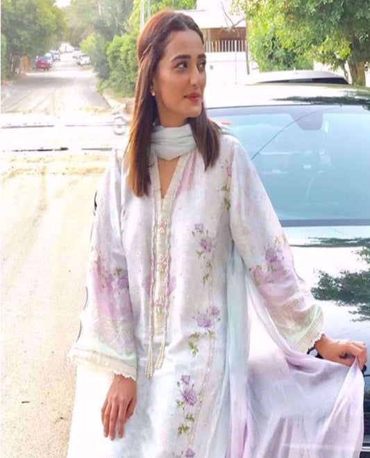 #MomalSheikh beautiful wearing one of our favourite aqua Luxe Pret looks from the latest #FarahTalibAziz Eid collection #Suri this Eid ✨