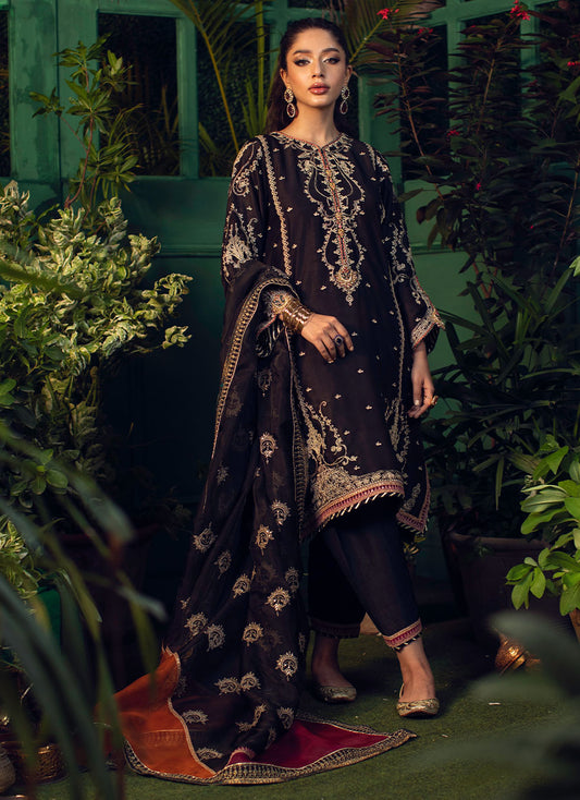 Vida Black Kurta With Black Organza Embroidered Dupatta