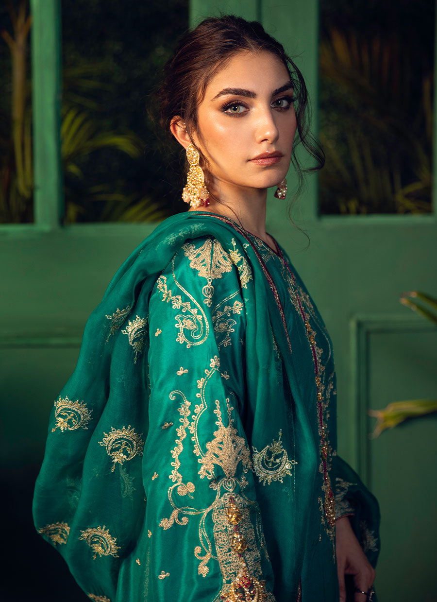 NEEMA DEEP EMERALD EMBELLISHED KURTA WITH DUPATTA